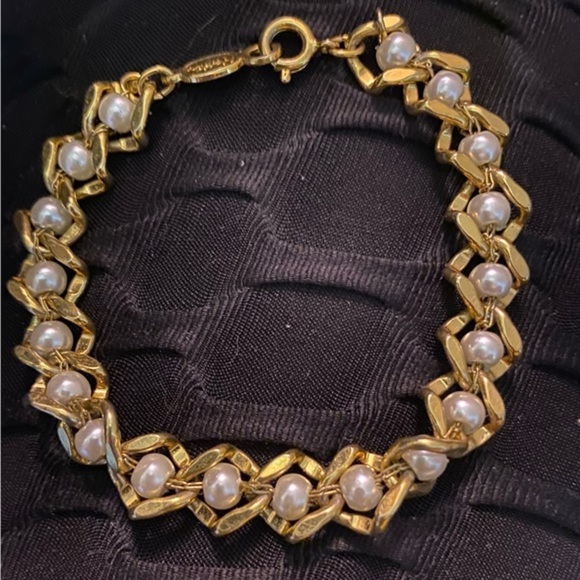 Gold & Pearl Fashion Necklace New - Picture 2 of 2